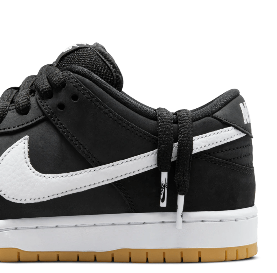 Nike sb black and sales white